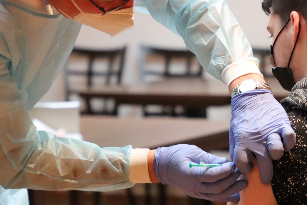 centre vaccination espalion coronavirus covid-19