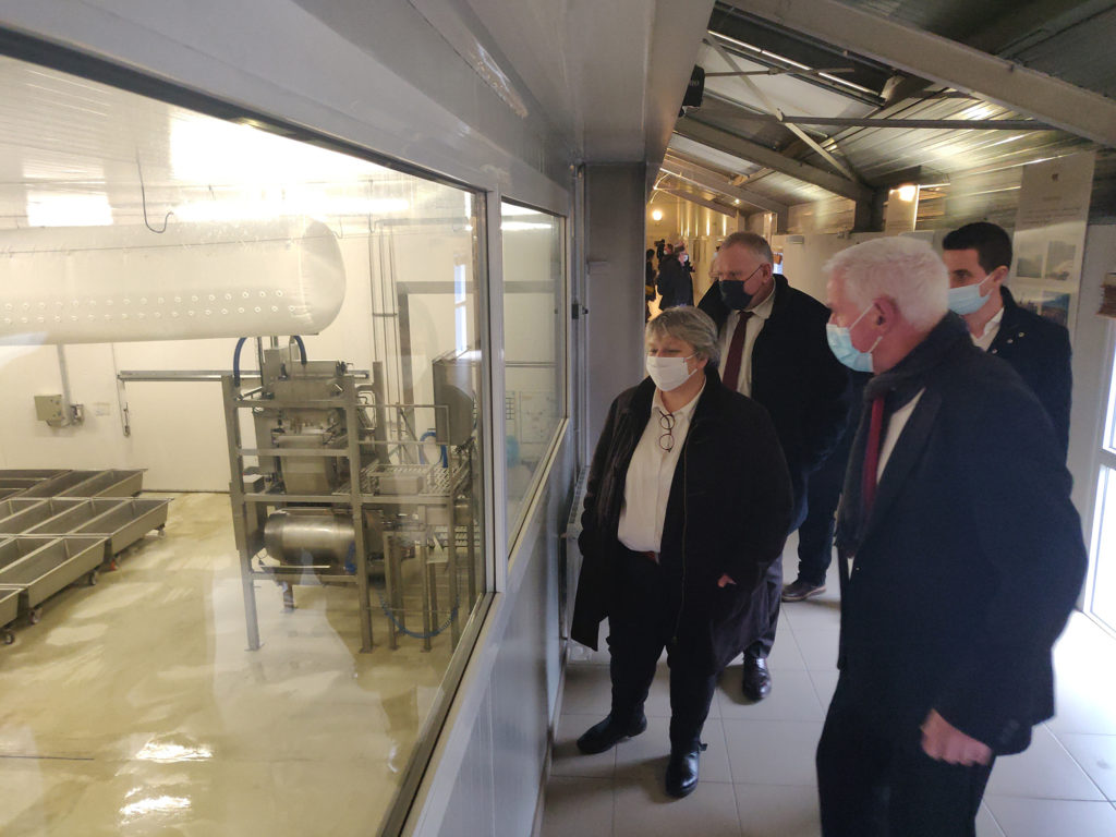 visite coopérative Jeune Montagne Laguiole Préfète Aveyron Valérie Michel-Moreaux Jean Valadier Yves Soulhol CCACV