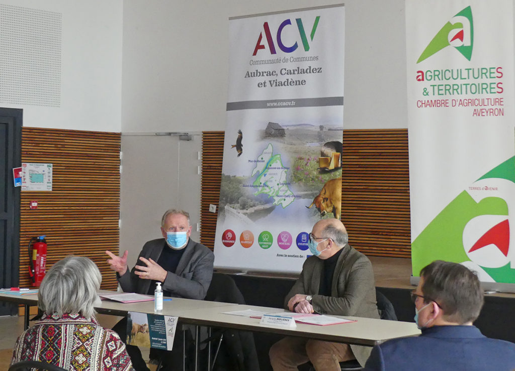 Signature convention CC Aubrac Carladez Viadène Chambre agriculture Aveyron Jean Valadier Jacques Molières