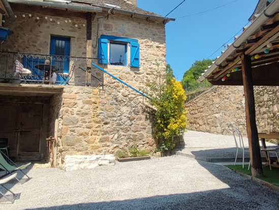 Gîte - Sophie et Denis 48 et 47 ans vivre autrement Campouriez