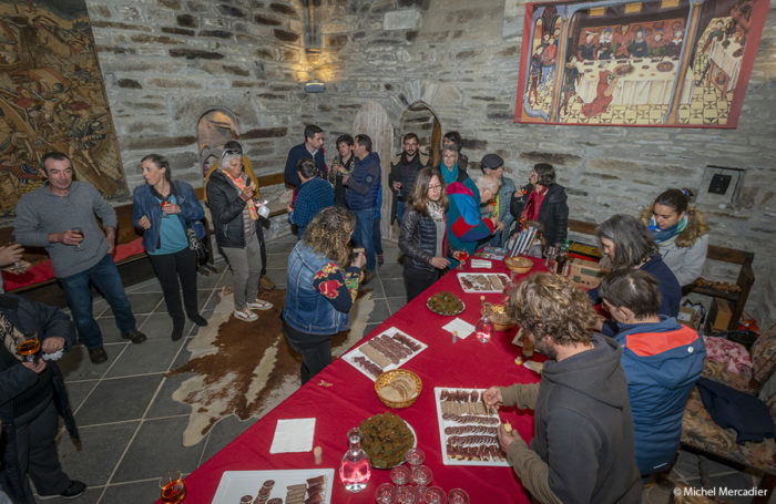 Inauguration valorisation hameau château Valon Lacroix-Barrez panneaux interprétation