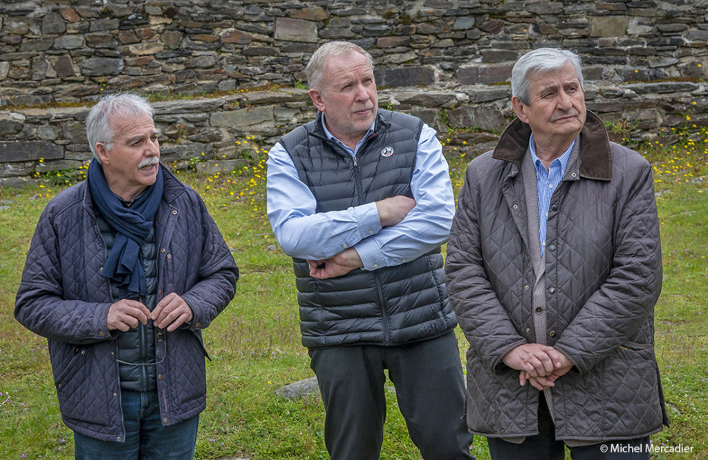 Inauguration valorisation hameau château Valon Lacroix-Barrez panneaux interprétation