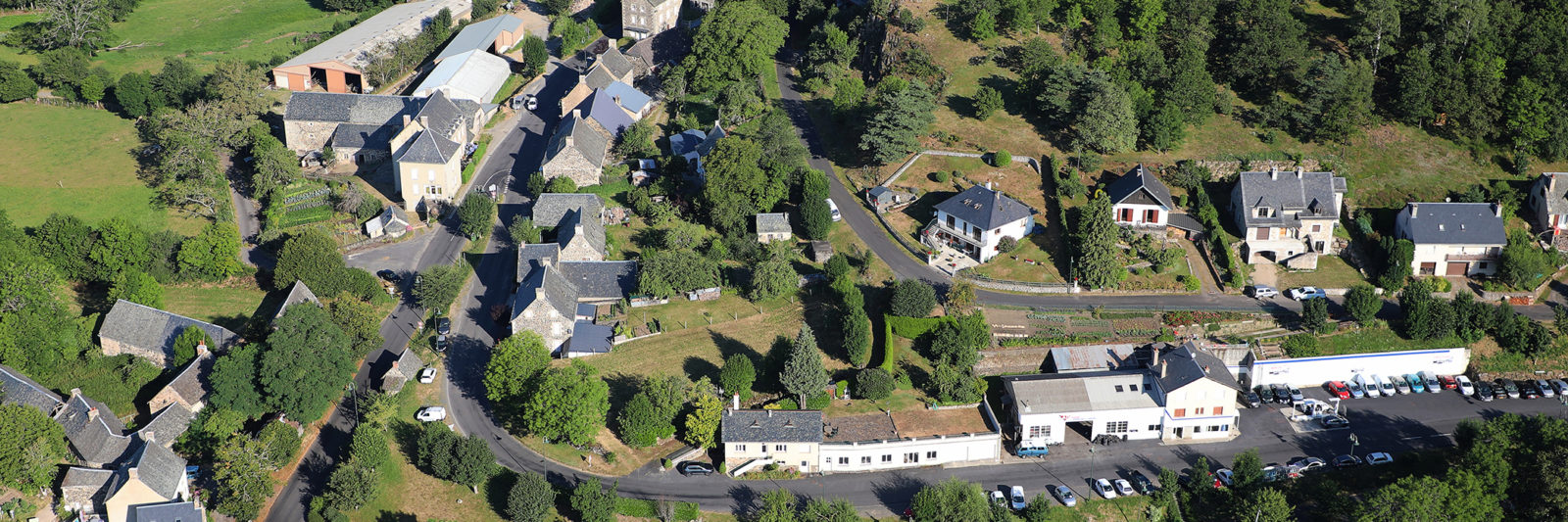 HUPARLAC vue drone bourg