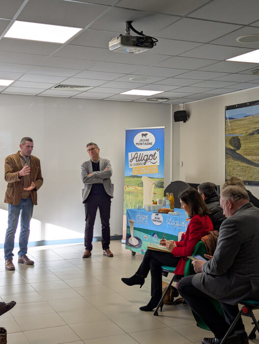 Visite préfectorale Claire CHAUFFOUR-ROUILLARD Préfète de l'Aveyron, en Aubrac Carladez Viadène